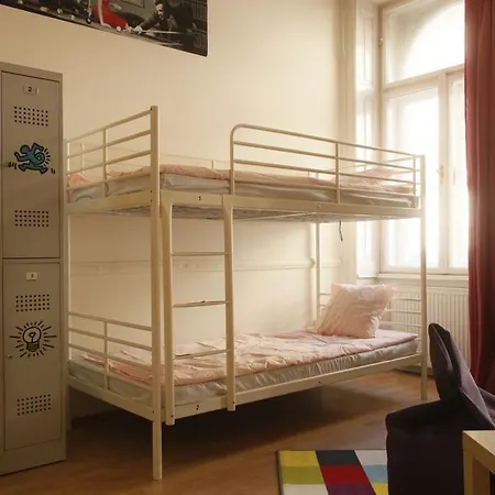 Mood Hostel *